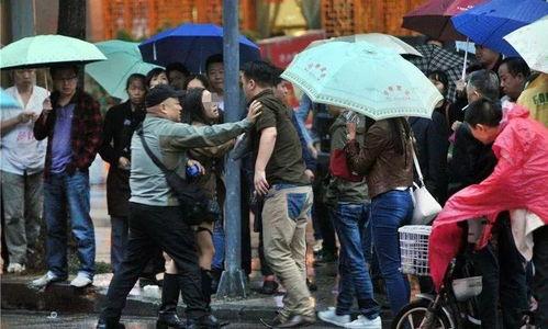 信阳吃瓜群众事件真相视频