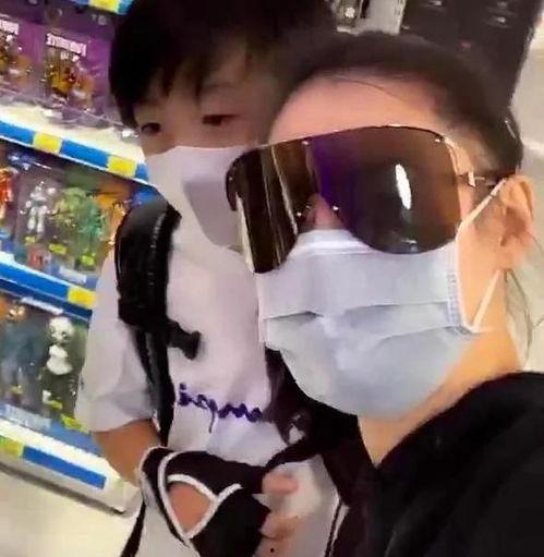 小潮潮吃瓜事件,揭秘网络舆论背后的真相与反思